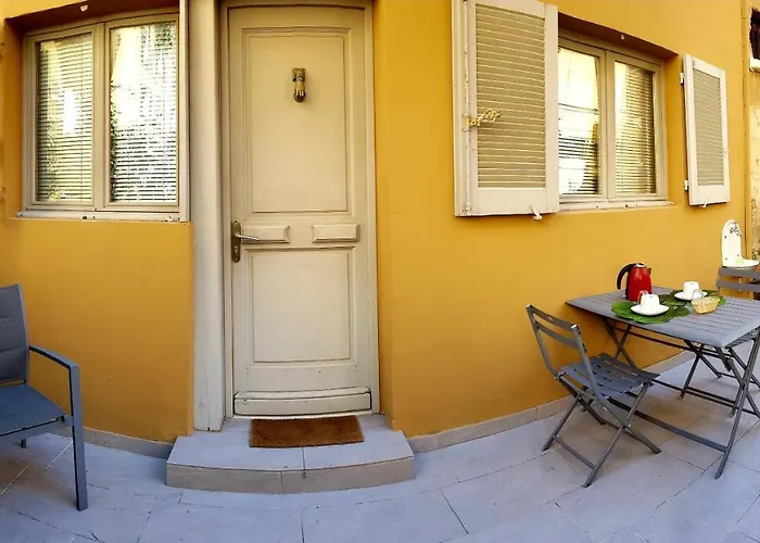 Centre Apartment *